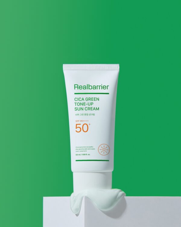 Crema cu protectie solara pentru piele sensibila SPF50+ PA++++ Real Barrier Cica Green Tone-up 50ml