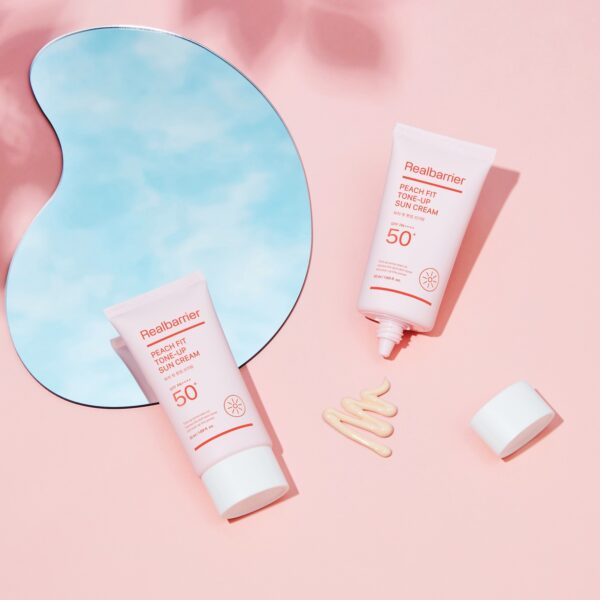 Crema cu protectie solara nuanta Peach Glow SPF50+ PA++++ Real Barrier Peach Fit Tone-up 50ml