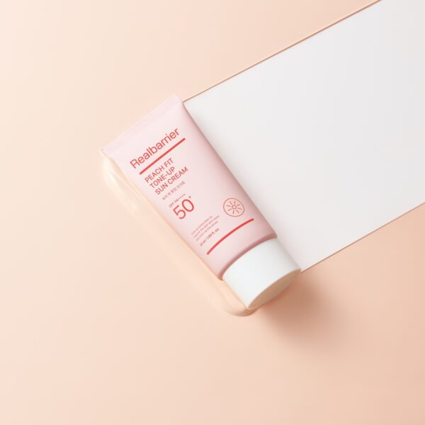 Crema cu protectie solara nuanta Peach Glow SPF50+ PA++++ Real Barrier Peach Fit Tone-up 50ml