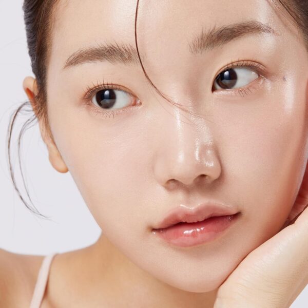 Toner cu colagen si acid hialuronic pentru hidratare si fermitate Medicube Triple Collagen 140ml