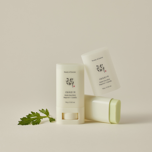Stick mat pentru fata cu protectie solara SPF50+ Beauty Of Joseon Mugwort + Camelia 18g