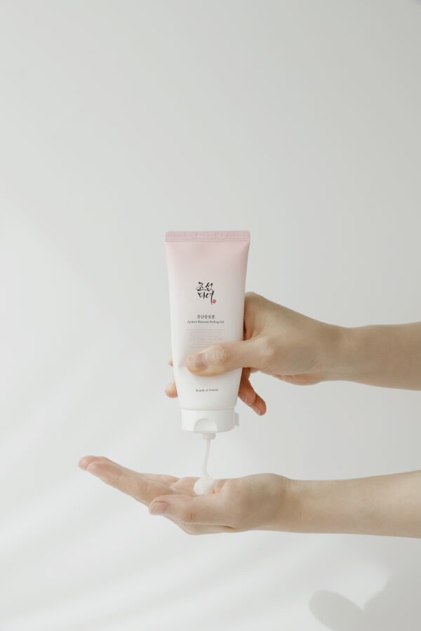 Gel exfoliant cu extract de caise Beauty of Joseon 100ml